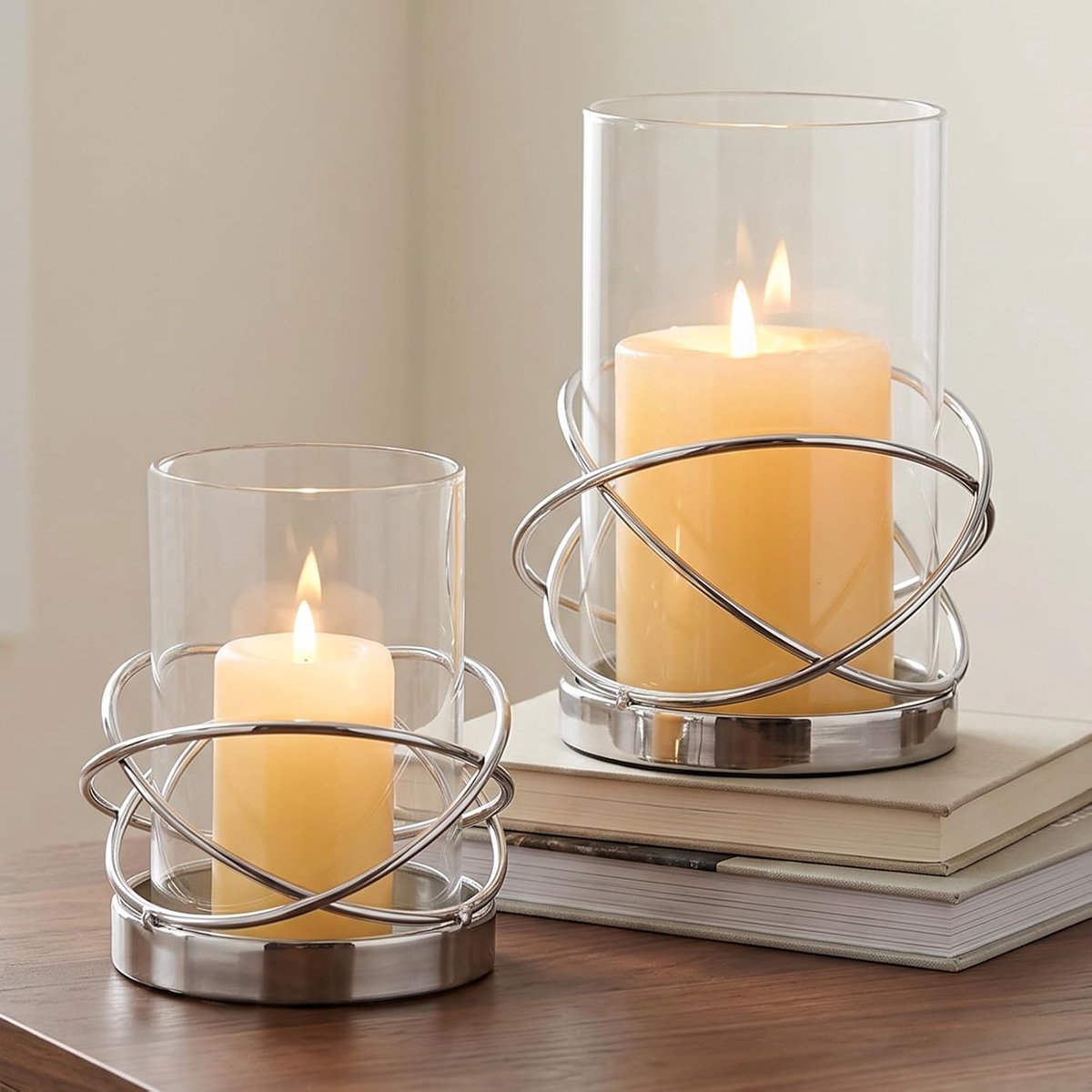 Orkaankandelaars voor Stompkaarsen: Set van 2 Zilveren Stompkaarshouders met Glazen Orkaan – Moderne Metalen Lantaarns voor Binnen Woonkamer Eettafel Centerpiece