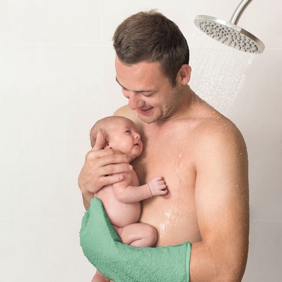 Nifty - The Original Baby Shower Glove – baby douche handschoen voor beter grip op je baby bij het douchen - origineel kraamcadeau - lange baby washand - Groen — afbeelding 2