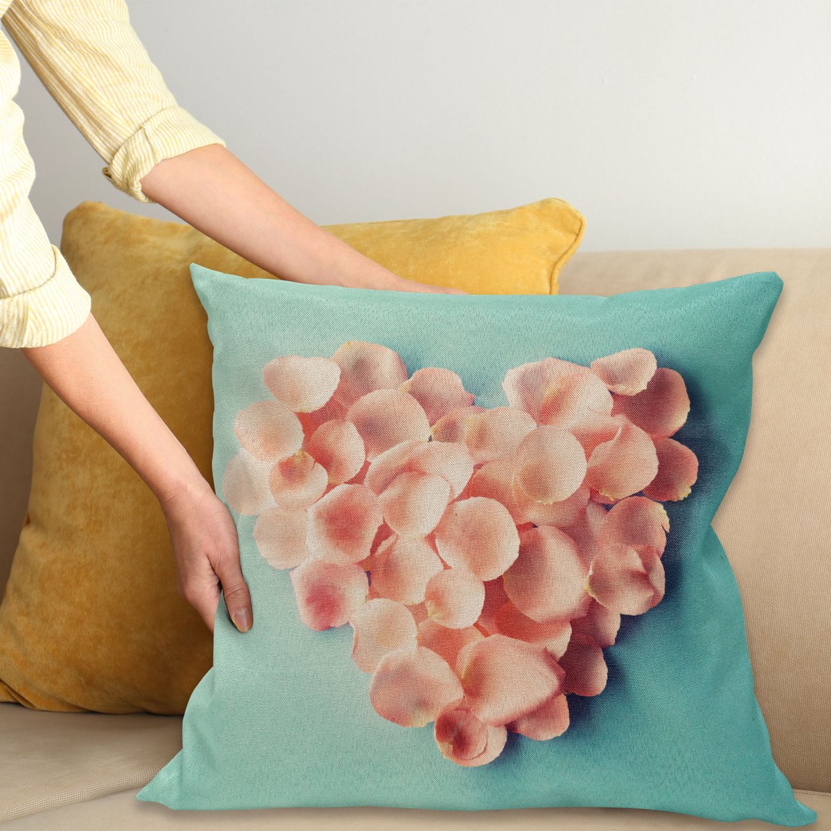 ABAKUHAUS Koraal Sierkussenhoes, Hart Shaped Bloemen Bloemblaadjes Valentines Mothers en Wedding Dag Still Leven, Decoratieve Vierkante Sierkussenhoes, 50 x 50 cm, Perzik Mint