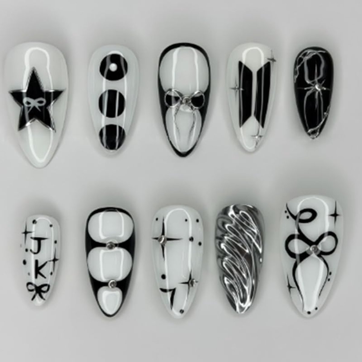 30 stuks press-on nagels, kort, amandelzwart, 3D-strik, vlinderdas, zilveren sterren, strass, design, korte amandel, nepnagels, zwarte diamant, Sweet Summer INS kunstmatige kunstnagels