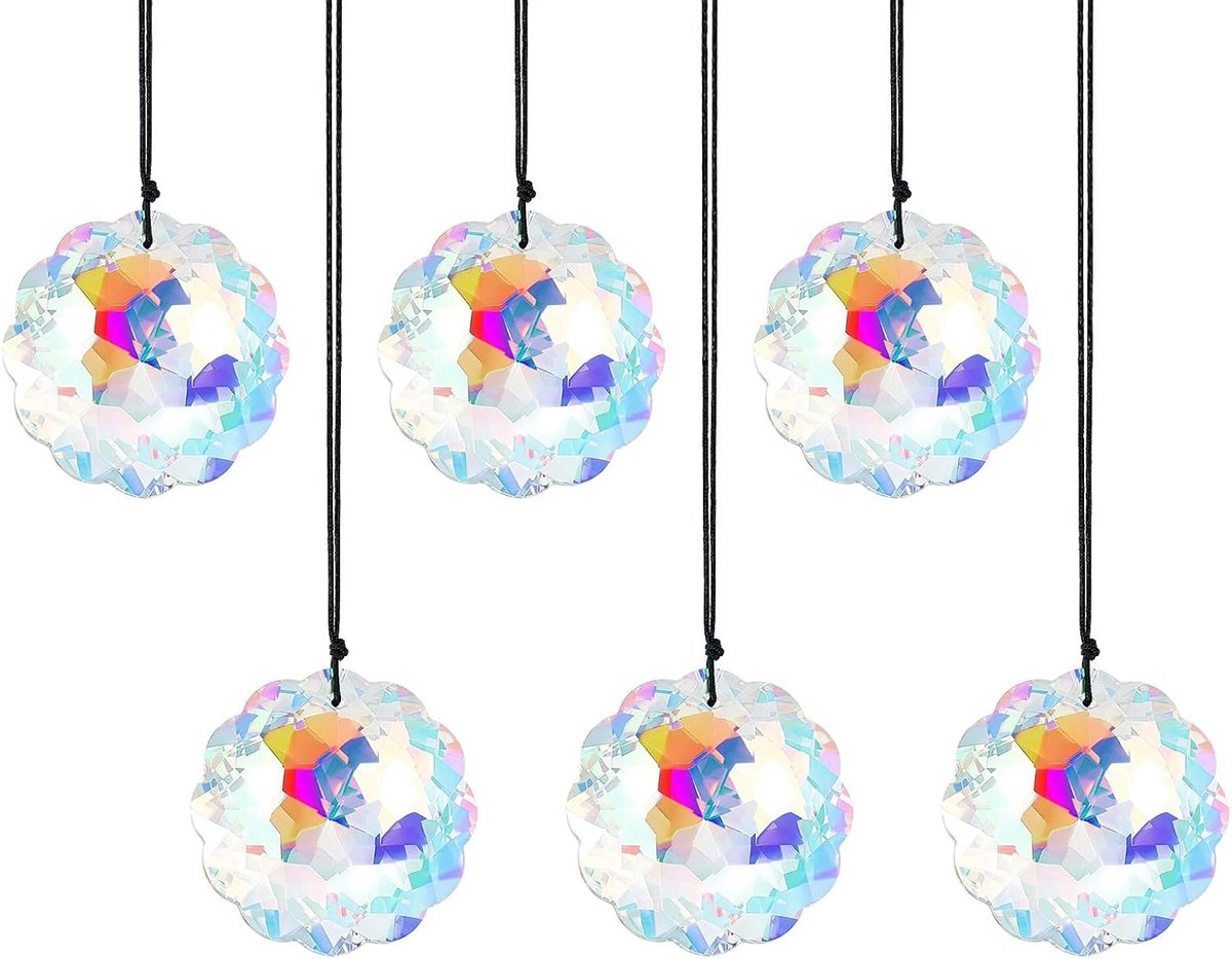 Zonnevangers, prisma's in steenkapelvorm als hanger voor ramen, regenboogglasornamenten voor de decoratie van huis, tuin, boom, bruiloft en feesten