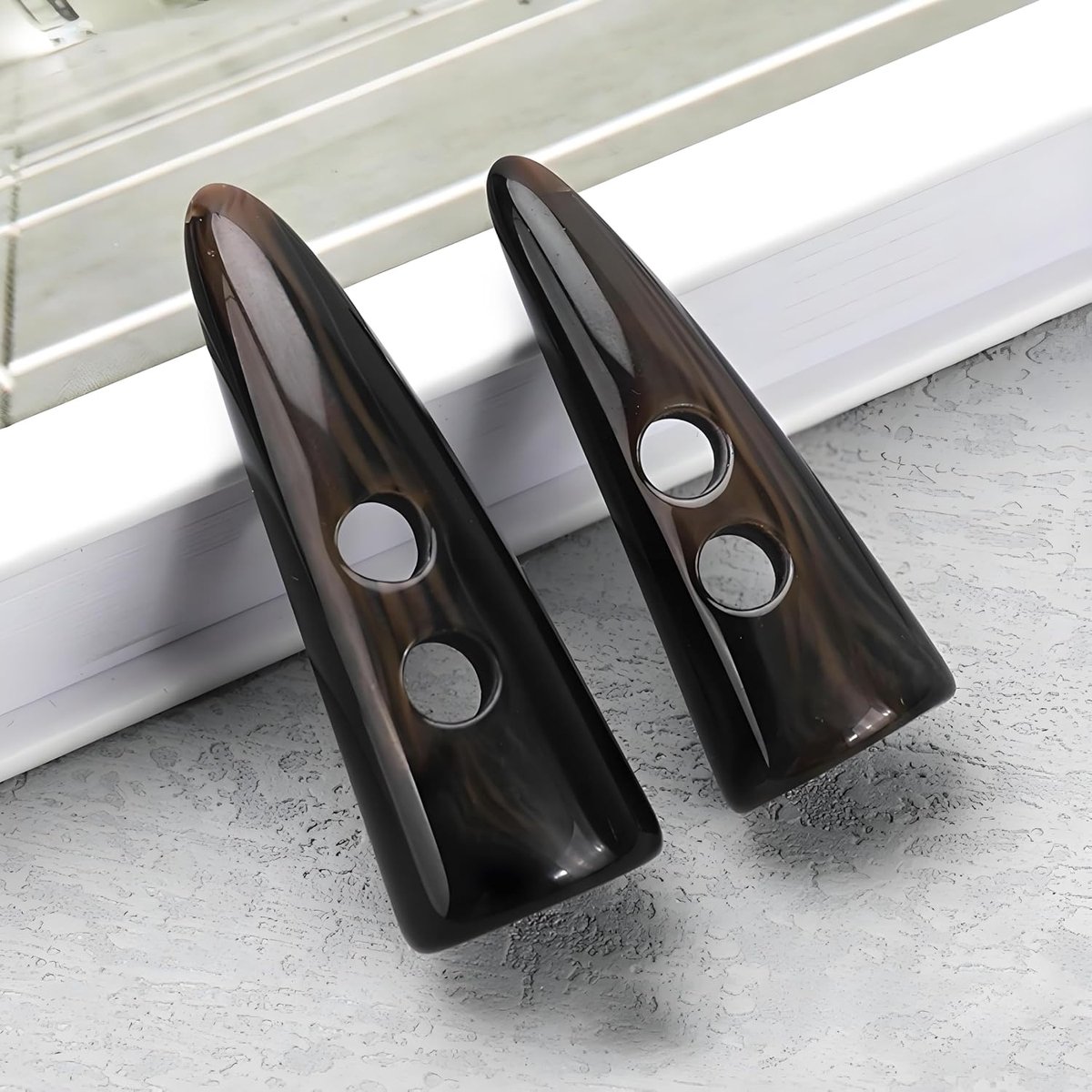 Knopen van kunsthars, 2 gaten kunststof naaiknop, 40 mm knevelknopen om aan te naaien, kledingaccessoires, knopen voor trui, kleding, mantel, naaien, handwerk, decoratie, bruin