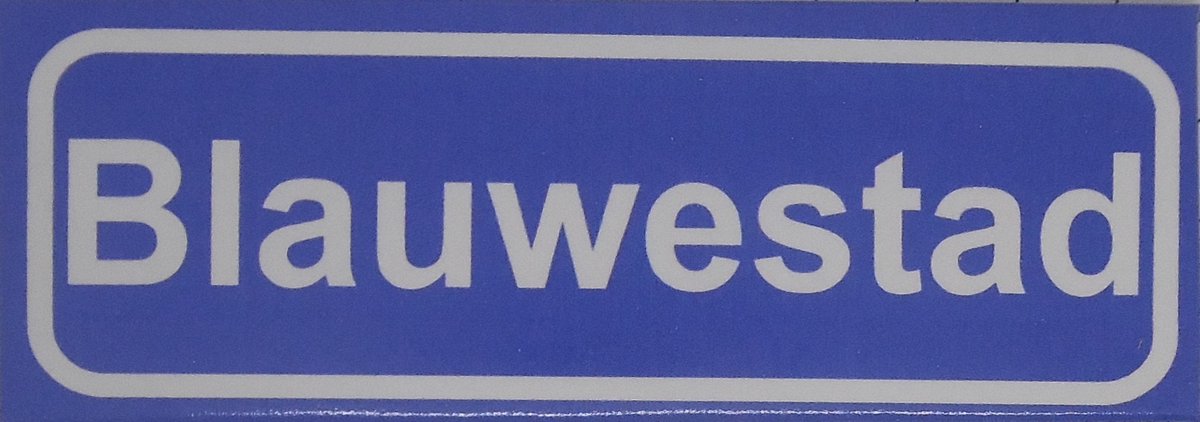 Souv© - koelkast magneet - plaatsnaam bord - kombord - souvenir - koelkastmagneetje - relatiegeschenk Blauwestad