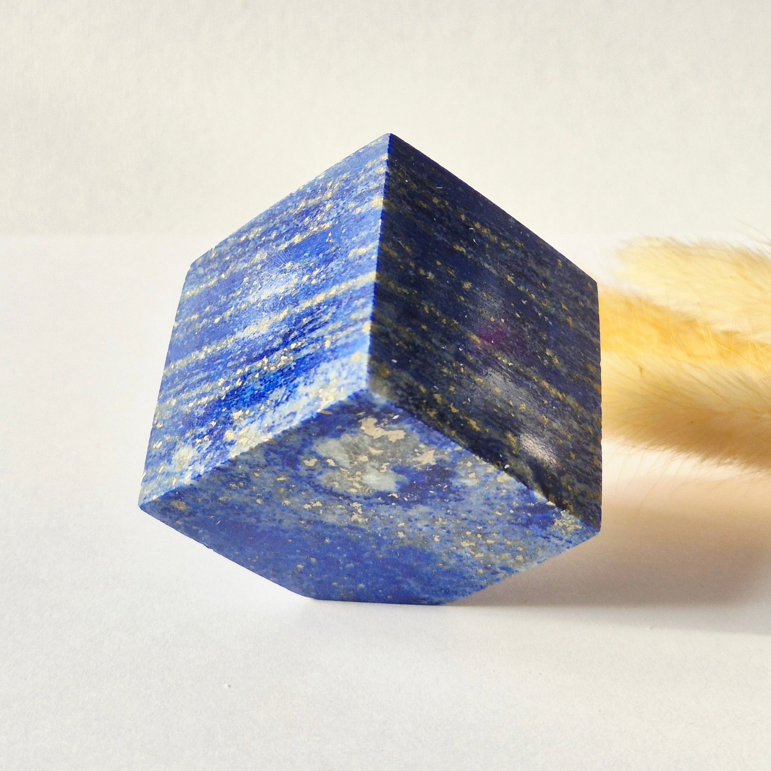 Moonlight Gemstones Lapis Lazuli Kubus 4-5cm – Steen van Wijsheid en Intuïtie Meerkleurig