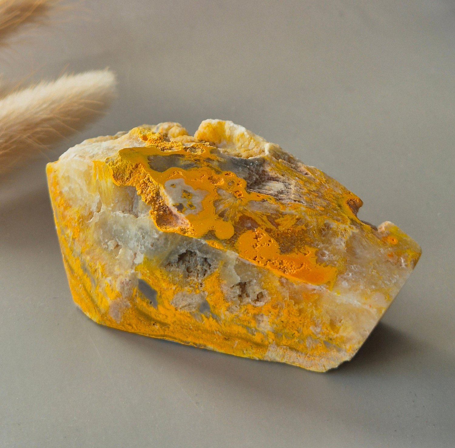 Moonlight Gemstones Bumblebee Jasper Freeform – D. 129 gram Meerkleurig