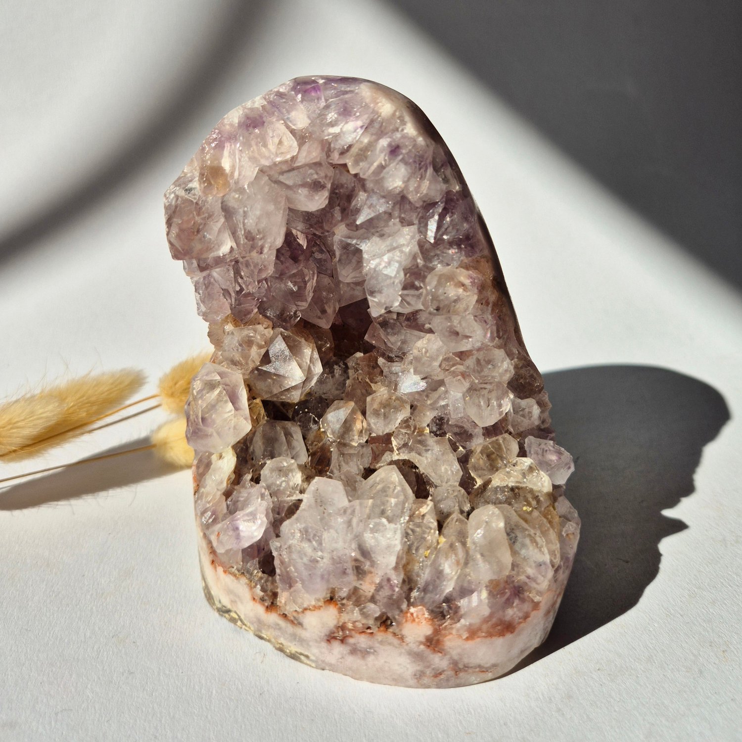 Moonlight Gemstones Roze Amethist Druzy Freeform 755gram – AA+ Natuurlijke Pink Amethyst uit Brazilië Meerkleurig