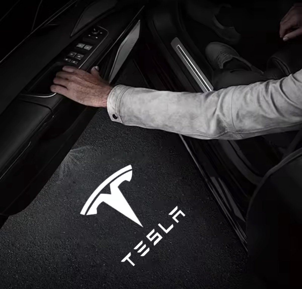 Actica - Tesla - Autodeur - Projector