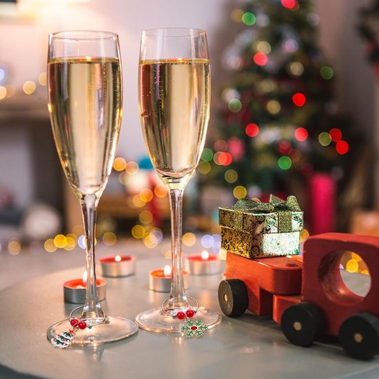 16 stuks Kerstmis wijnglas charmes ringen, herbruikbare kerst wijnglas hanger, kerst wijnglas marker, kerst emaille charmes, voor kerstfeesten, statafeldecoratie, wijnproeverijen — afbeelding 4