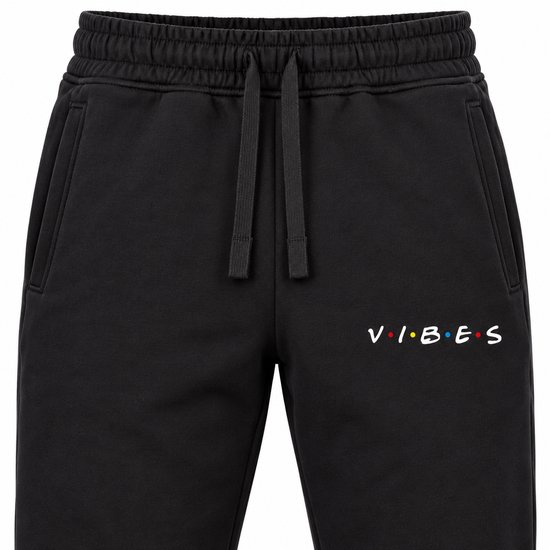 Zwarte joggingbroek met 'VIBES'-opdruk, trekkoord en zakken.