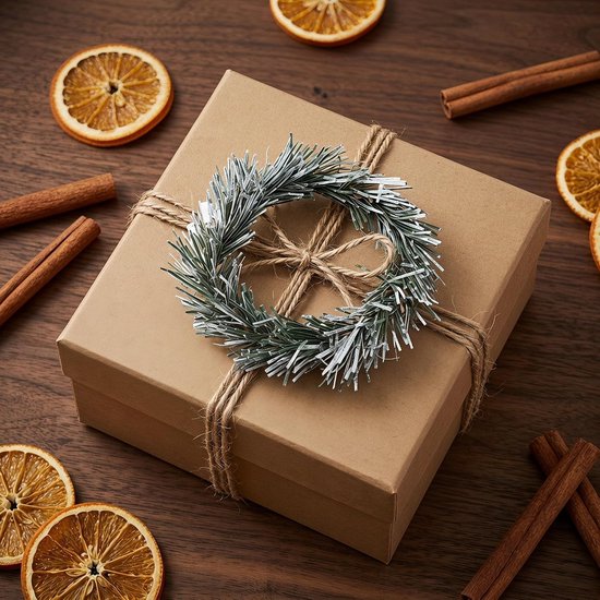 12 Stuks Delige Mini Kerstkransen Kunststof Dennennaalden Duurzame Miniatuur Feestelijke Kransen voor Kastdecoratie Deurversiering Creatieve DIY Kerstdecoratie — afbeelding 4