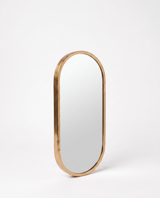 Gouden ovale spiegel met metalen rand, 20x50cm. Minimalistisch, organisch design.