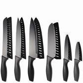 Set de 6 couteaux HI NATURE en inox avec manches noirs et protège-lames noirs assortis.
