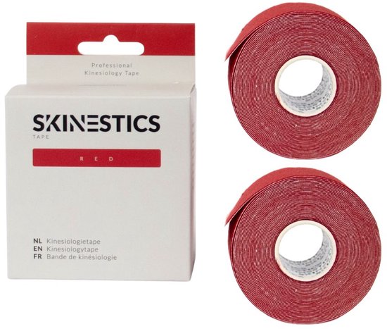 Witte Skinestics verpakking voor rode sporttape, met twee rollen rode sporttape ernaast.