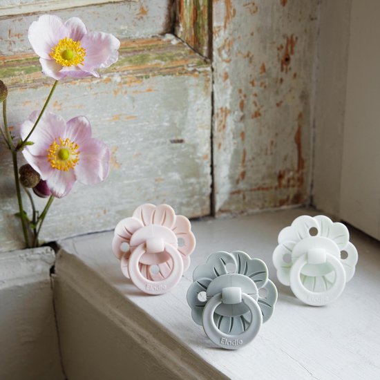 Elodie Binky Bloom 3m+ fopspeen - Fopspeen - Fopspenen- Silicone fopspeen - Powder Pink van Elodie — afbeelding 3