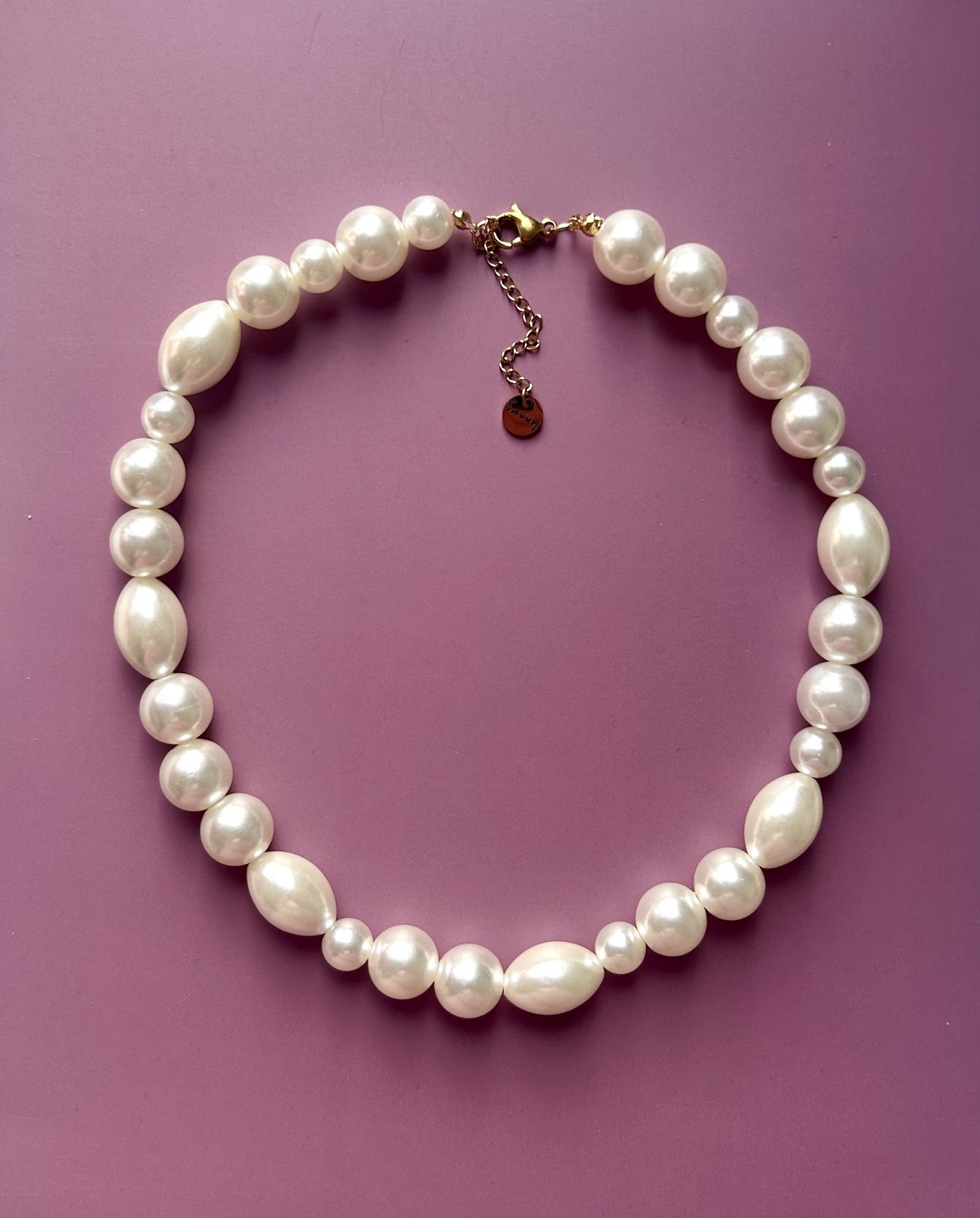 Handgemaakte ketting - handmade necklace - ketting met kralen - Statement ketting met parelkralen - parel statement ketting met ronde kralen - statement ketting - ketting met kralen - ketting - ketting parel - parel ketting - bubble grote kralen