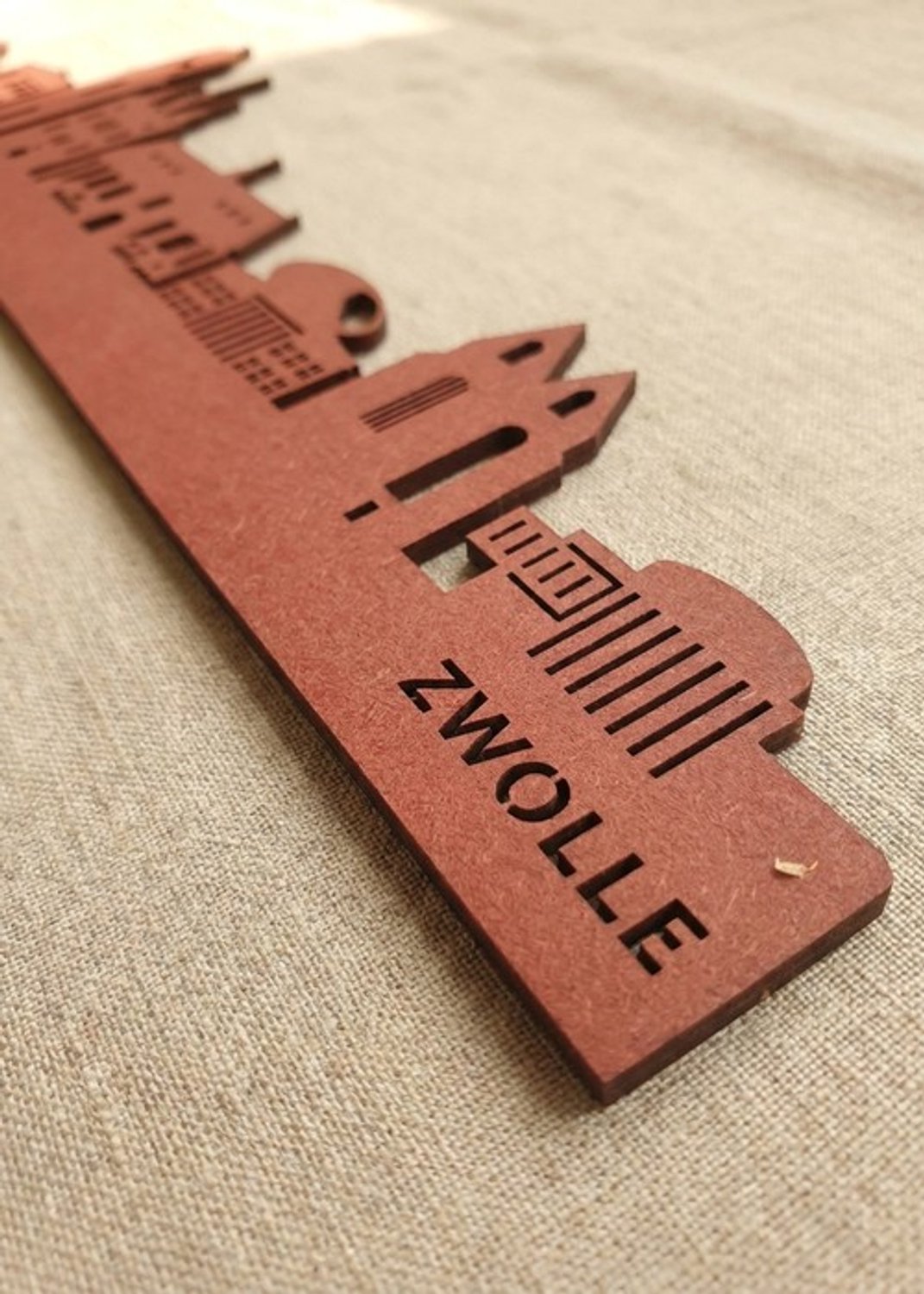 Houten Skyline Zwolle | Wanddecoratie voor aan de muur | Rood MDF | 70 x 14 cm