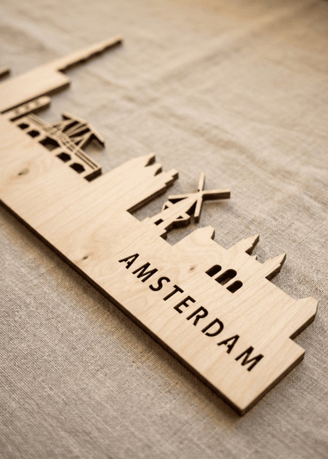 Houten Skyline Amsterdam | Wanddecoratie voor aan de muur | Berken | 70 cm breed