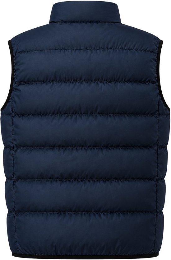 Achterkant van de donkerblauwe, gewatteerde bodywarmer.