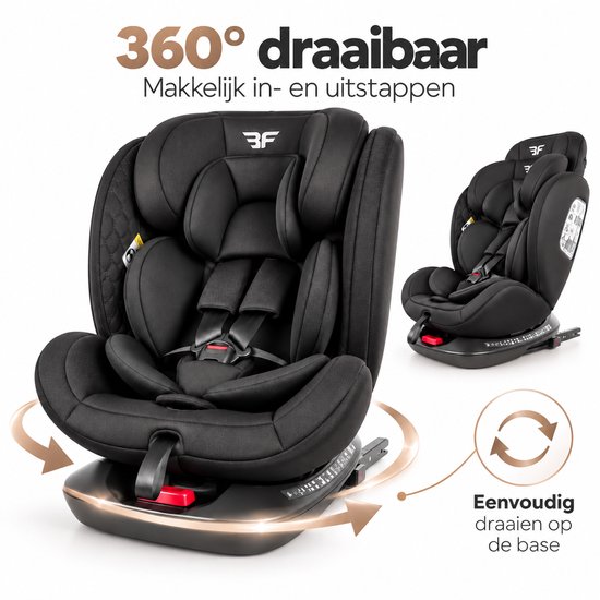 Zwarte 360 graden draaibare autostoel op een base voor eenvoudig in- en uitstappen.
