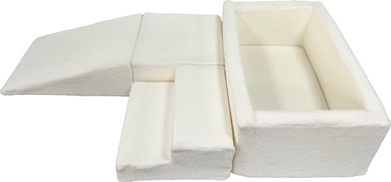 Modulaire off-white teddy speelset met een ballenbak, trap en helling.