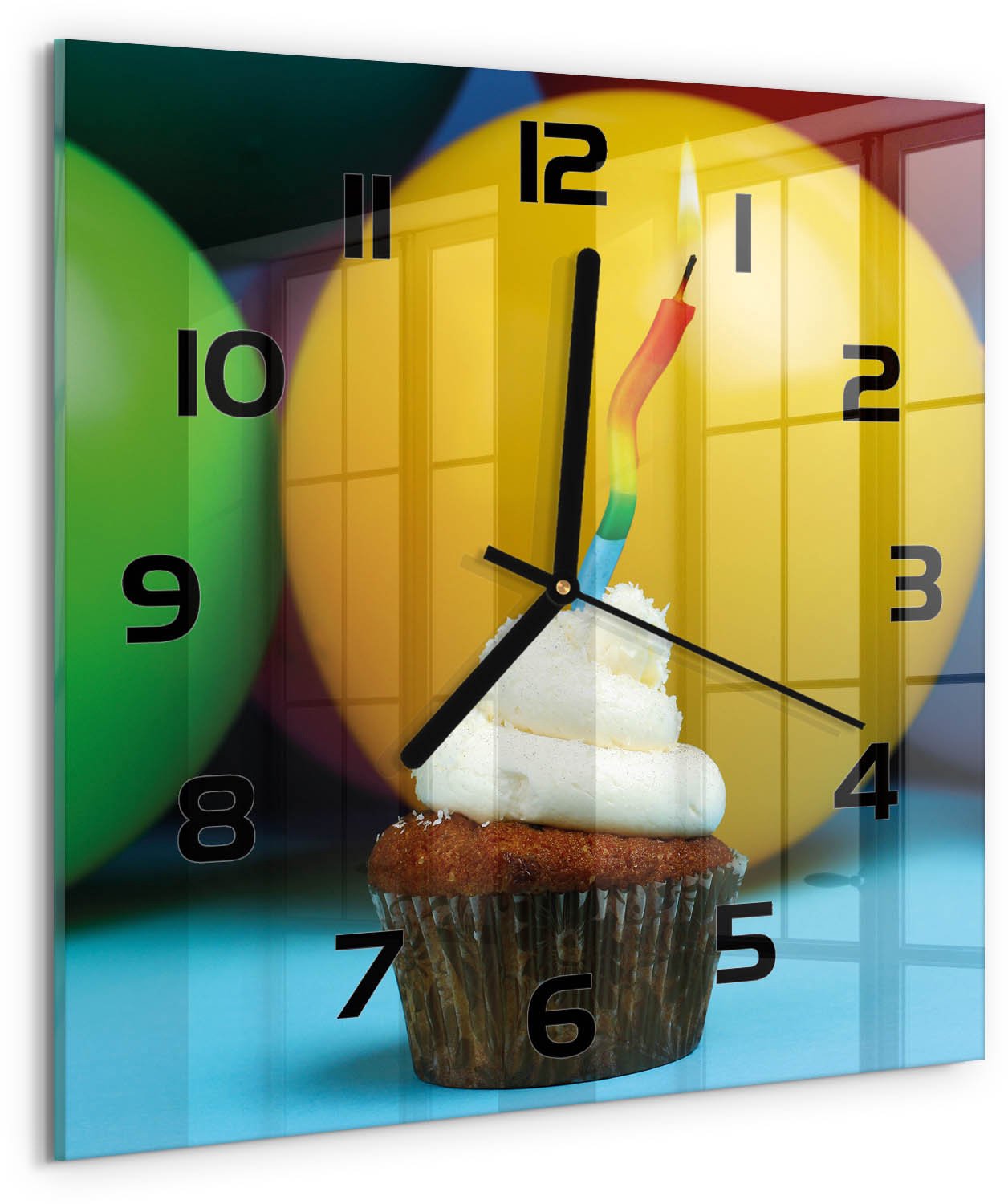 TULUP Wandklok - Verjaardagscupcake Glazen Klok Met Print - 30x30 cm - Veelkleurig Wandklok Glas Met Motief - Zwarte handen - Vierkante Klok - Wandklok Glas Decoratie - Gekleurde Glazen Klok