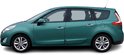 Groene Renault Scenic 3 MPV met lichtmetalen velgen, gefotografeerd op een zwarte achtergrond.
