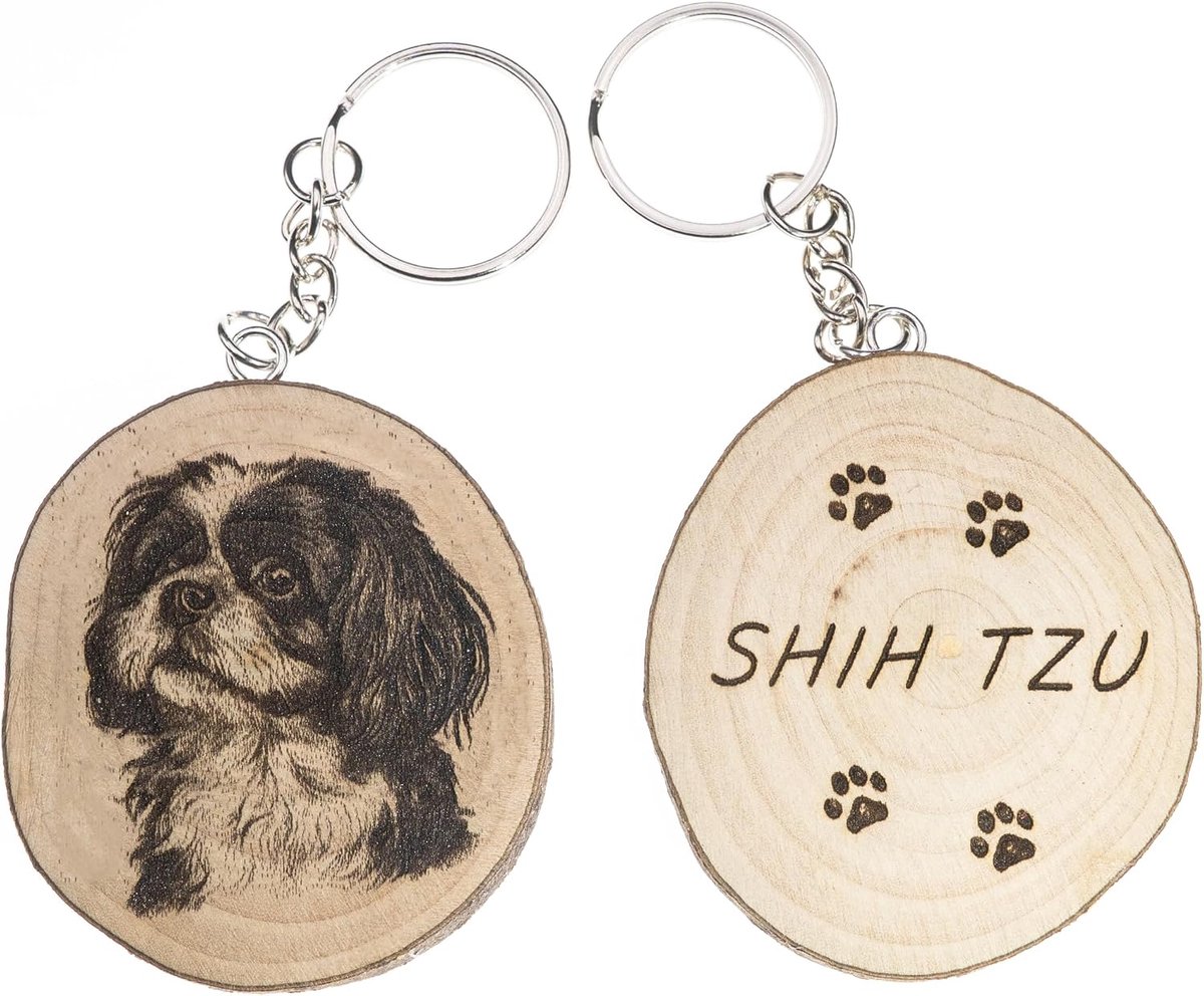 Sleutelhanger van natuurlijk hout met kleine leeuw Shih Tzu