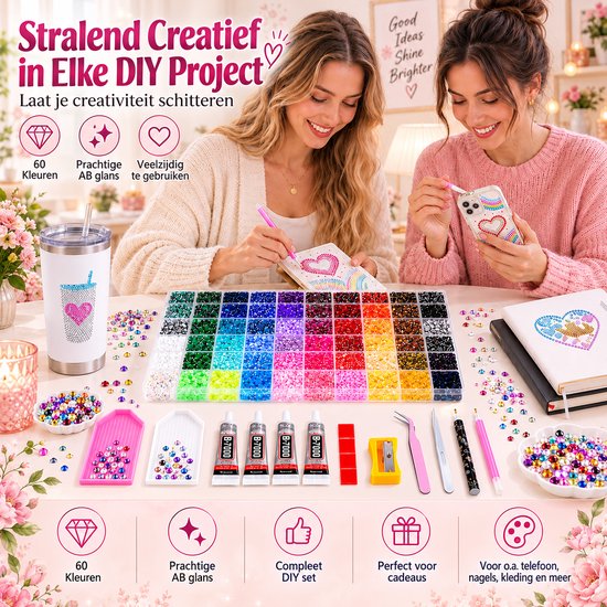 Twee vrouwen maken DIY-projecten met strasssteentjes in 60 kleuren, inclusief telefoonhoesjes en een notitieboek.