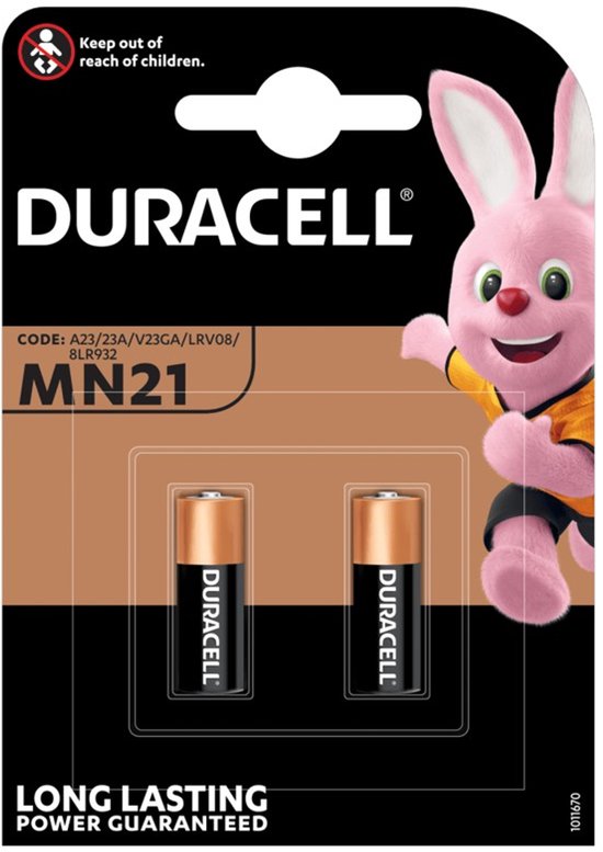 Verpakking met twee Duracell MN21 batterijen, met een roze Duracell konijn.