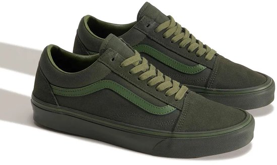Groene Vans Old Skool sneakers met contrasterende zijstreep.