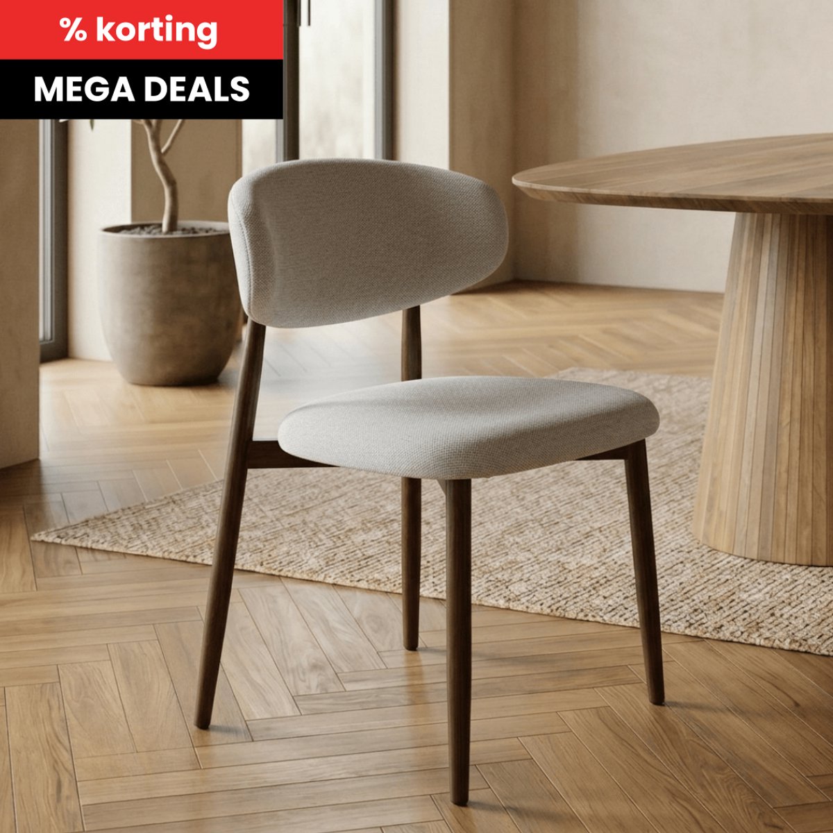 Eetkamerstoel Japandi Kio Beige met walnoot onderstel Mahom