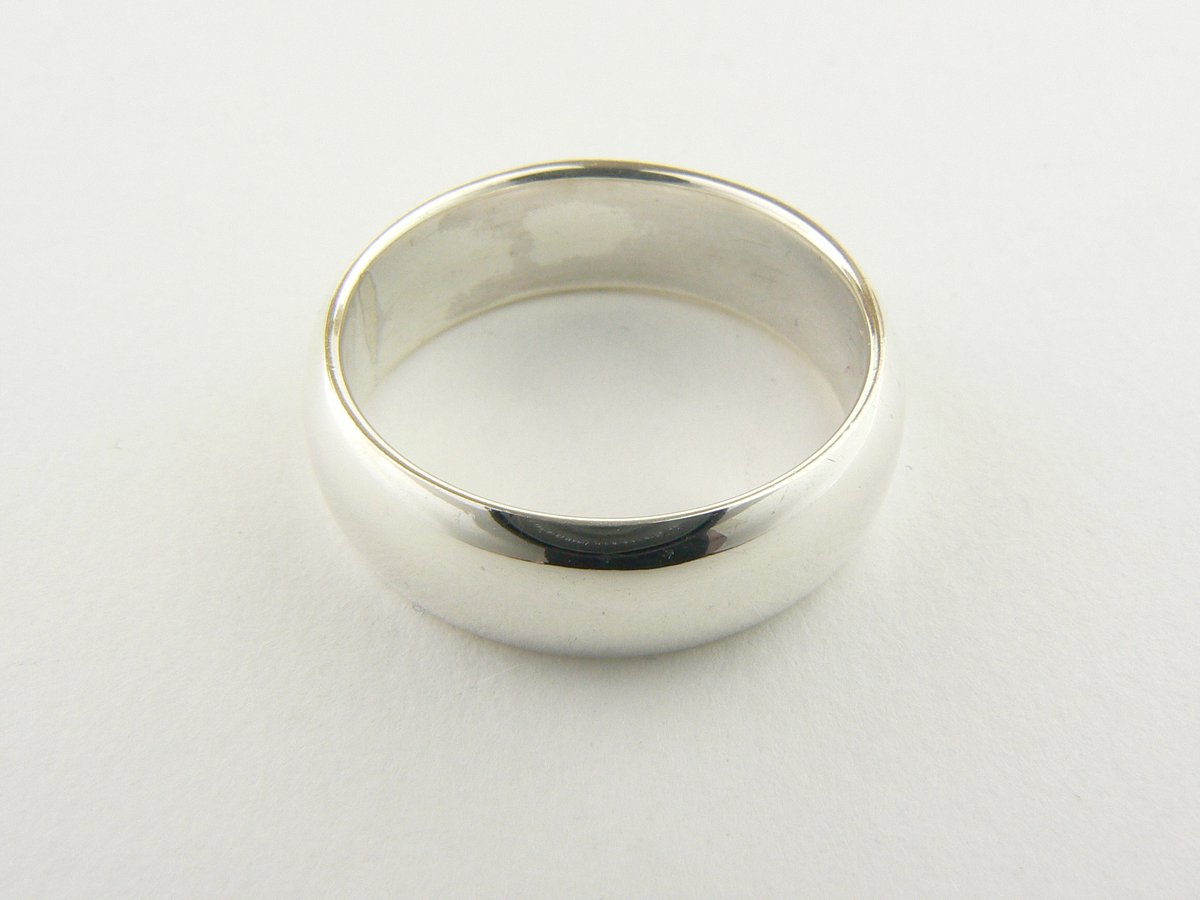 Gladde zilveren ring - 7 mm. - maat 18.5