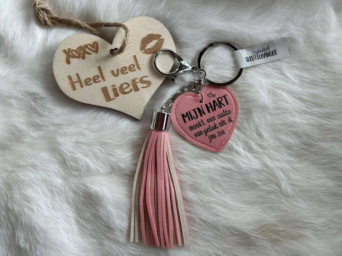 Creaties van hier – Tassel – Tashanger - Sleutelhanger – 17x5 cm – imitatie leer – Mijn hart - met houten hartje