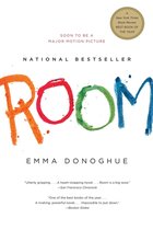 Boekomslag met de titel "Room" in grote, kleurrijke, geschilderde letters (oranje, rood, groen, blauw). "National Bestseller" bovenaan. Er is ook een mededeling dat het "Soon to be a Major Motion Picture" is.