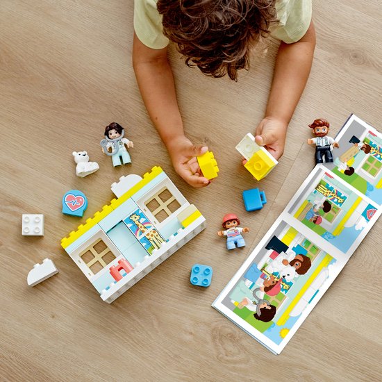 LEGO DUPLO Bij de Dokter - 10968 van Merkloos — afbeelding 3