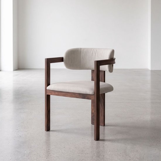 HUUS Eetkamerstoel Japandi met Armleuning - Taupe Stoffering - Walnoot Look - Metalen Onderstel
