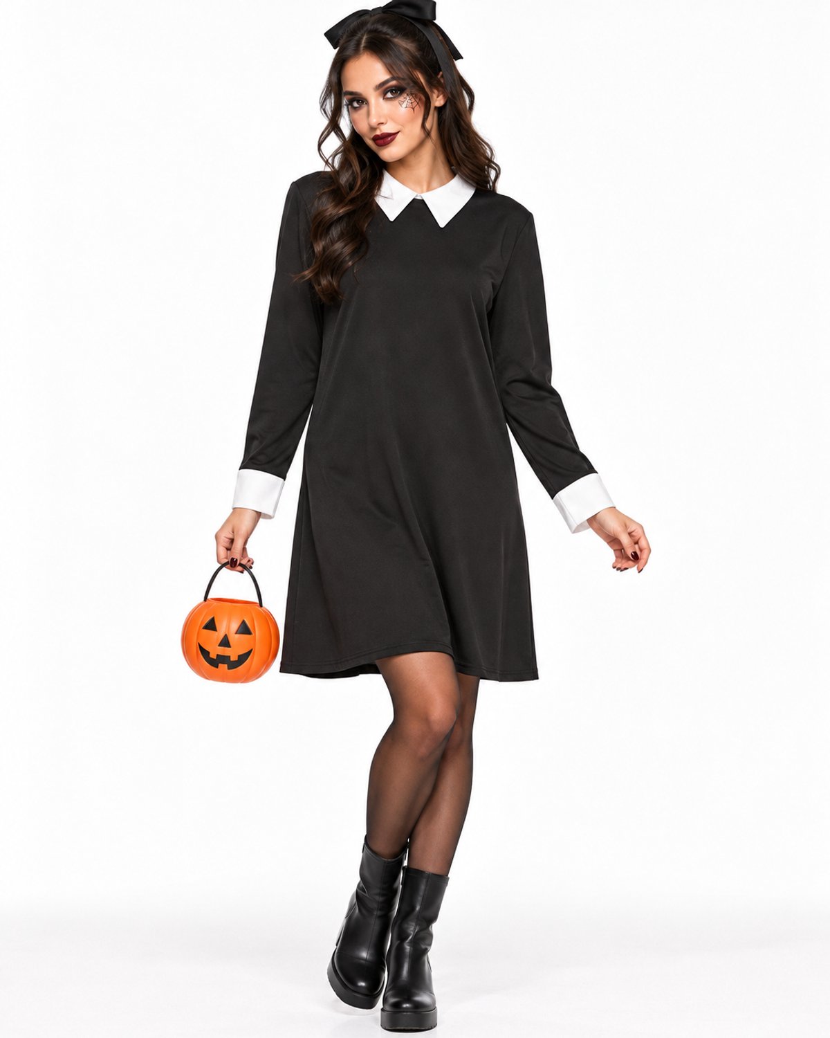 Zwarte Gothic Jurk met Witte Kraag en Manchetten – Halloween Kostuum – Carnavalskostuum – Verkleedjurk maat 40-42