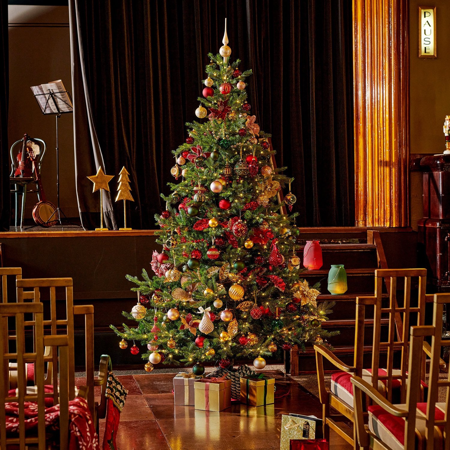 Everlands Grandis Fir Kunstkerstboom - Kerstboom - 210 cm - 550 LED – foto 8