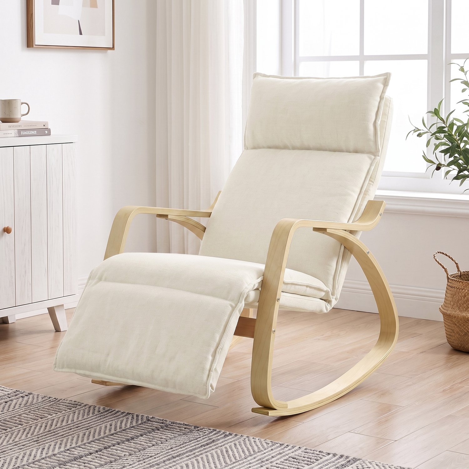 MUVANO Schommelstoel met comfortabele bekleding - verstelbare schommelstoel voor ontspanning - schommelstoel met hoge rugleuning - schommelstoel met moderne uitstraling - 67B x 106T x 92H cm - geschikt voor woonkamer of slaapkamer - crème