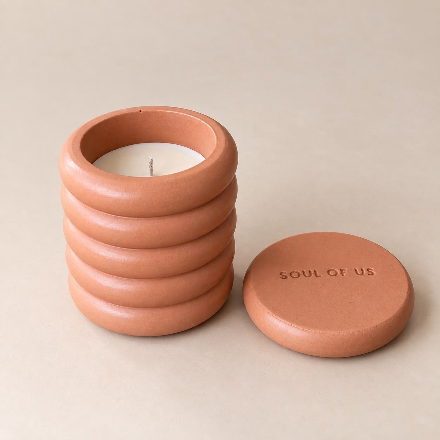Soul Of Us Spiced Pumpkin Scented Handmade Soy Candle - Soul Of Us | 30 Hours Burning Time | Vegan | Geurkaars |Kaarsen | Kaarsenhouder | Rituals | Wellness Scent| Handmade| Decoratie Woonkamer | 35 hours burning time | Deal | Sale | Gift for Christmas Terracotta