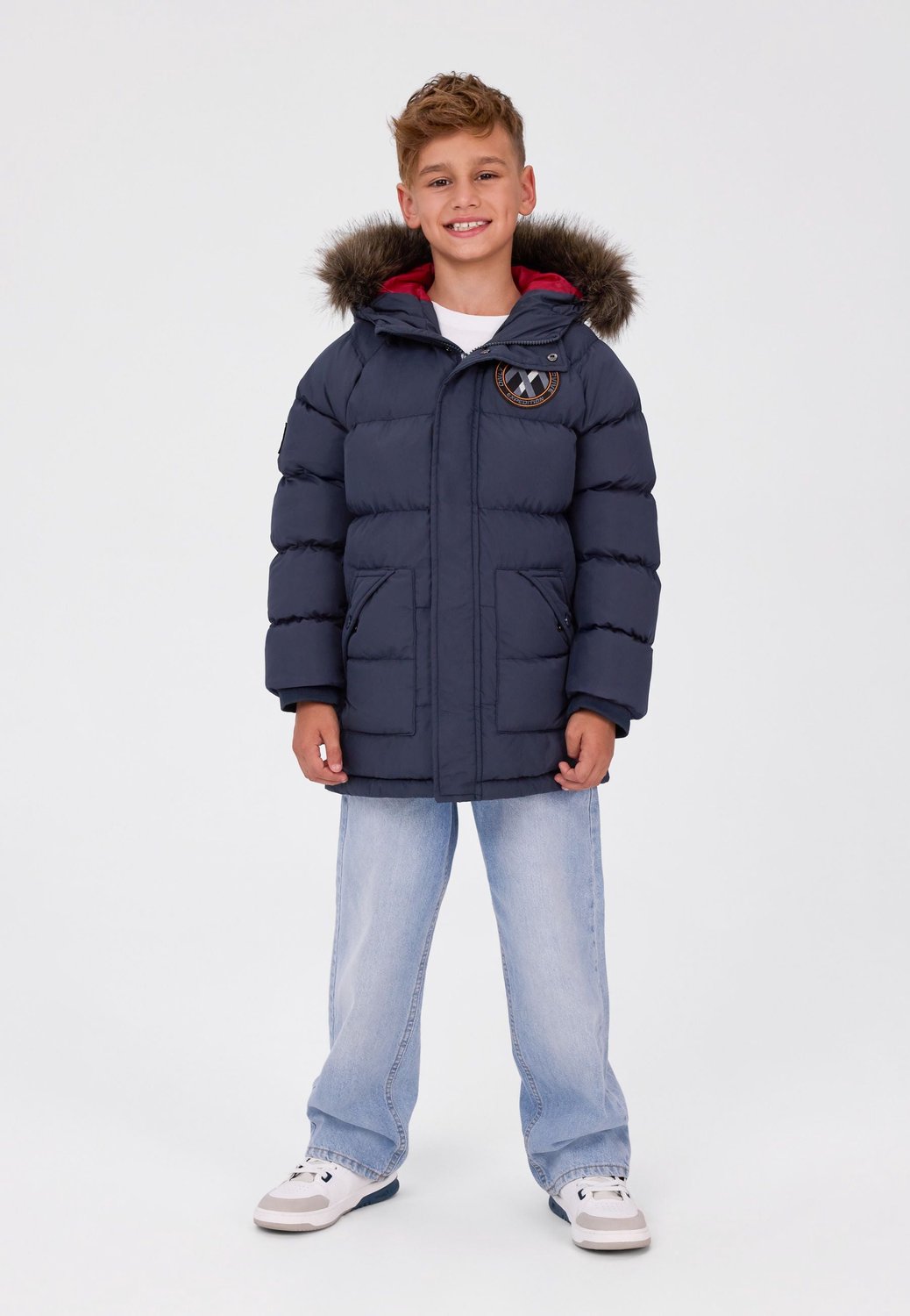 Minoti winterjas jongens – parka met imitatiebont – rode voering – marineblauw