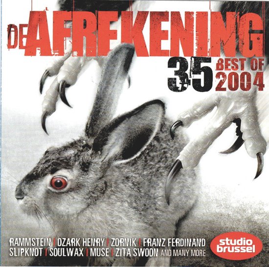 CD-hoes van De Afrekening 35 Best of 2004 met een konijn dat door klauwen wordt vastgehouden.