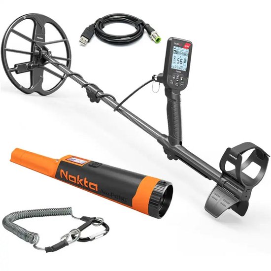 Nokta Simplex Ultra metaaldetector met zwarte spoel, bedieningspaneel, oranje AccuPoint pinpointer en oplaadkabel.