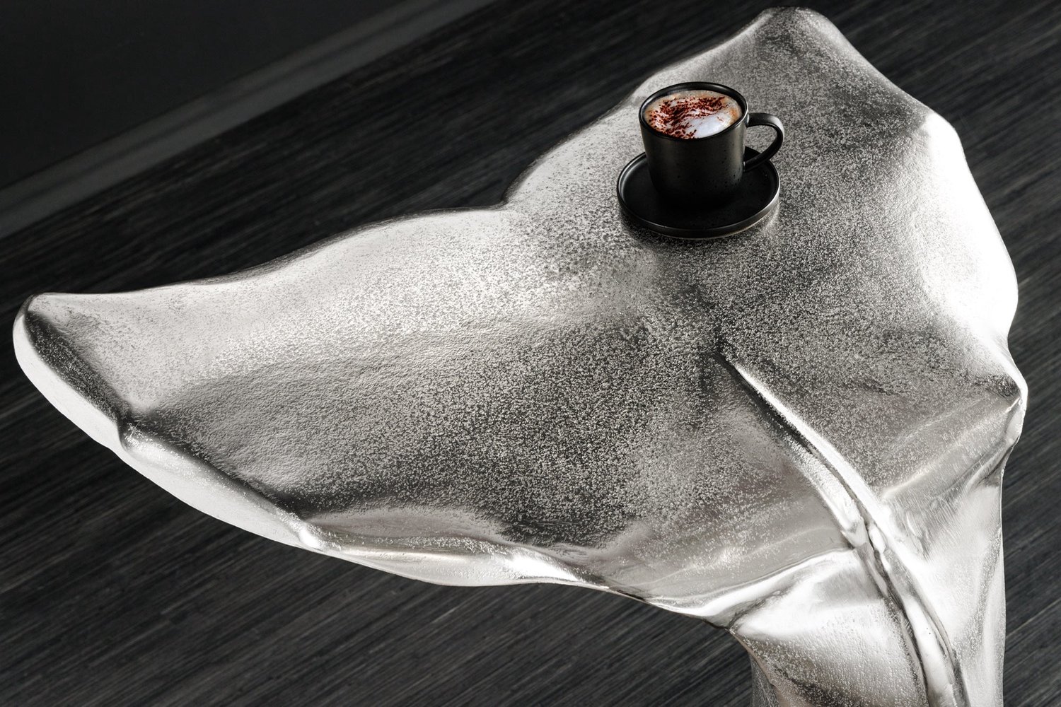Invicta Interior Design Bijzettafel WILDLIFE Whale Fin 60cm zilver metaal handgemaakt - 44842 Zie omschrijving