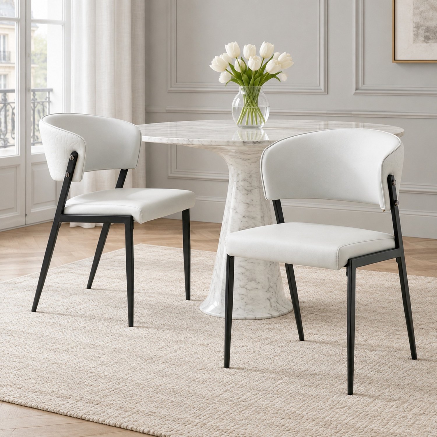 MEUNIQ Eetkamerstoelen set van 2 – lichtgrijs kunstleer, gestoffeerde zitting en gebogen rugleuning, metalen poten – voor eetkamer of werkkamer