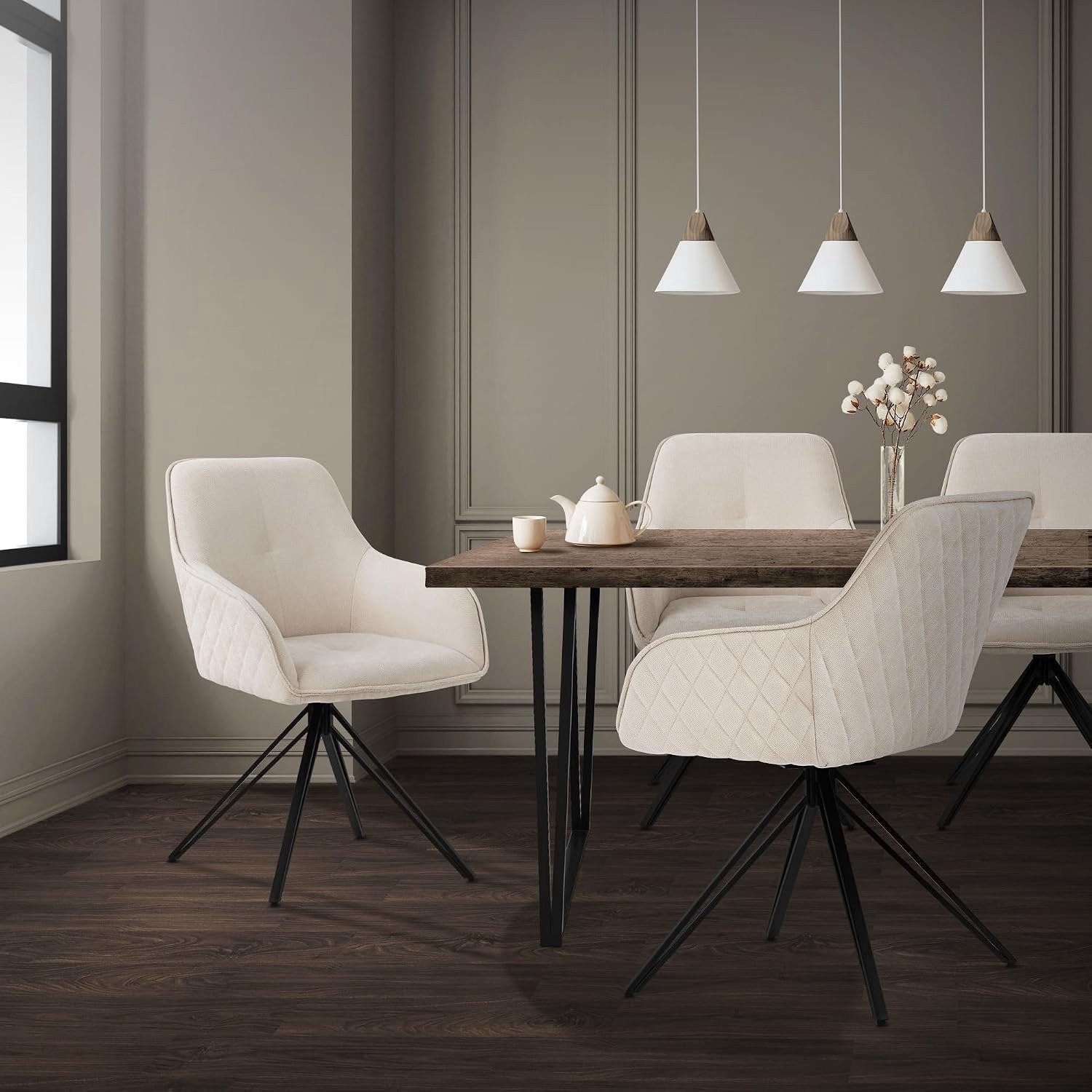Draaibare Eetkamerstoel Velora Set van 2 Crème – 360° Draaibaar, Luxe Geweven Stoffen Bekleding, Ergonomische Rugleuning, Comfortabele Armleuningen, Diamantstiksel, Zwarte Metalen Poten