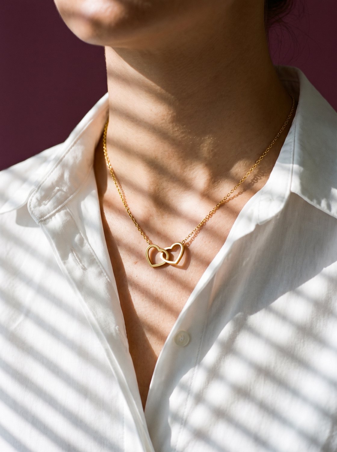 Lundholm Sieraden Melia Hartjes Ketting Dames Goud Kleurig - Ketting met Hartje Hanger 50 cm - Hart Ketting - Premium Stainless Steel Jewellery - Hypoallergeen - Kerstcadeau Mama - Cadeau Moeder - Vrouwen Cadeautjes - my Lundholm — cadeau in Sieraden - foto 2