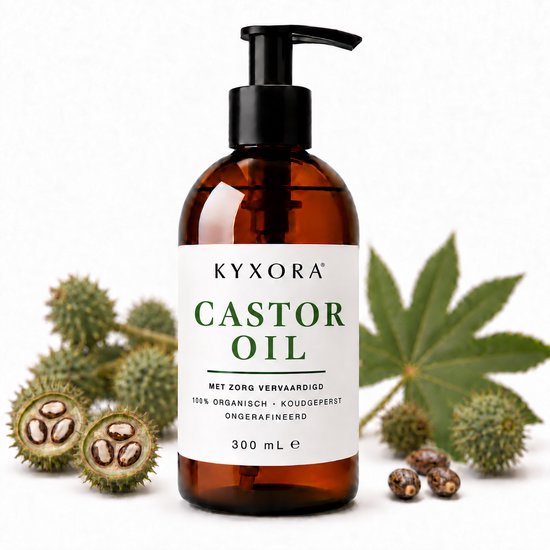 Bruine fles met pompdispenser, etiket met "KYXORA CASTOR OIL 300 ml". Omringd door castor bonen en bladeren.