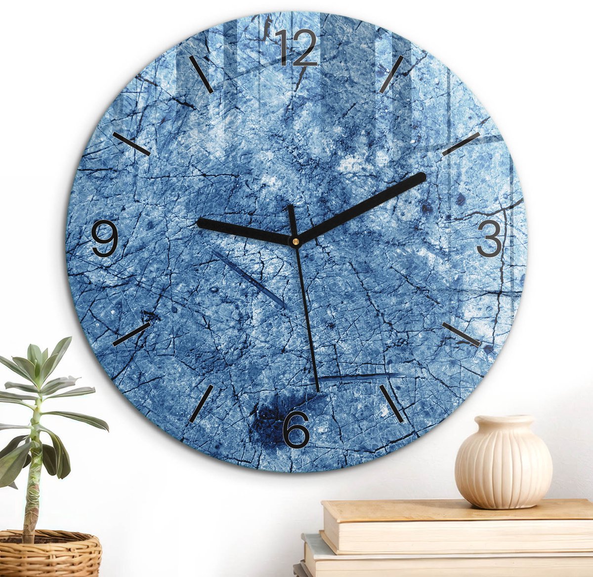 ArtPrintCave Blauw Glazen Klok - Wandklok 30 cm - Muurklok Rond - Blauwe Scheuren Wandklok Keuken - Natuur Unieke Klok - Zwarte Klokwijzers