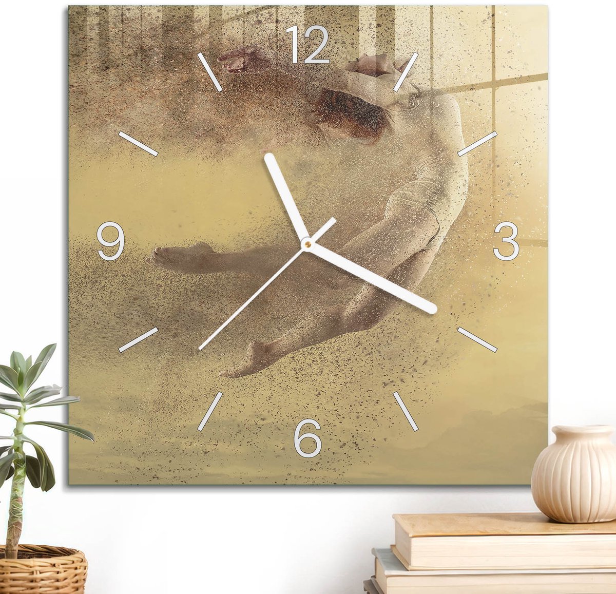 ArtPrintCave Geel Glazen Klok - 30x30 cm - Wandklok Vierkant - Dans Van De Vrijheid Stille Wandklok - Abstractie Wandklok Keuken - Witte Klokwijzers